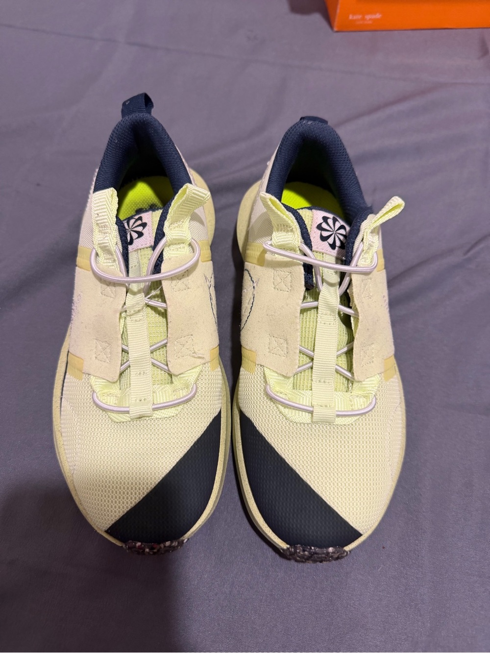 Nike kids Sneakers in Light Yellow and Navy